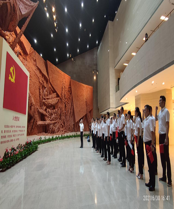 ���εز����ŷ�չ��׷�亹���������뵳��Ը�顱����