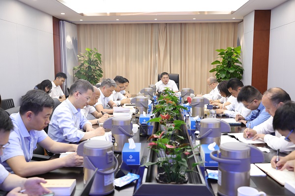 �����������Ź����ز����ŵ�ί��ǰ�����᳹ϰ��ƽ��ʱ���й���ɫ�������˼��������������